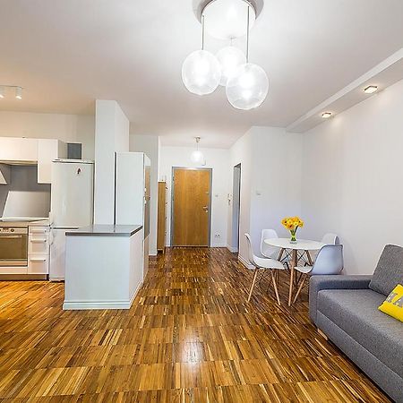 Apartment Powisle With Garage Varşovia Exterior foto