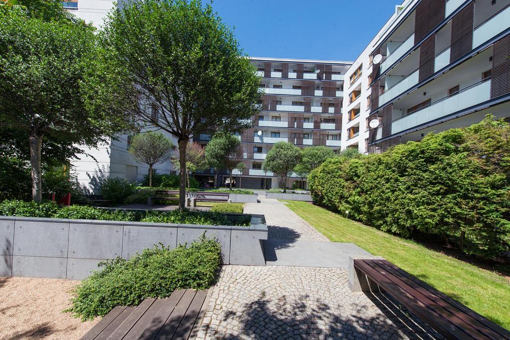 Apartment Powisle With Garage Varşovia Exterior foto